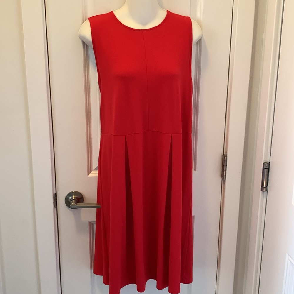 J. JILL RED SLEEVELESS PLEATED DRESS•NEW CONDITION•SIZE MEDIUM
